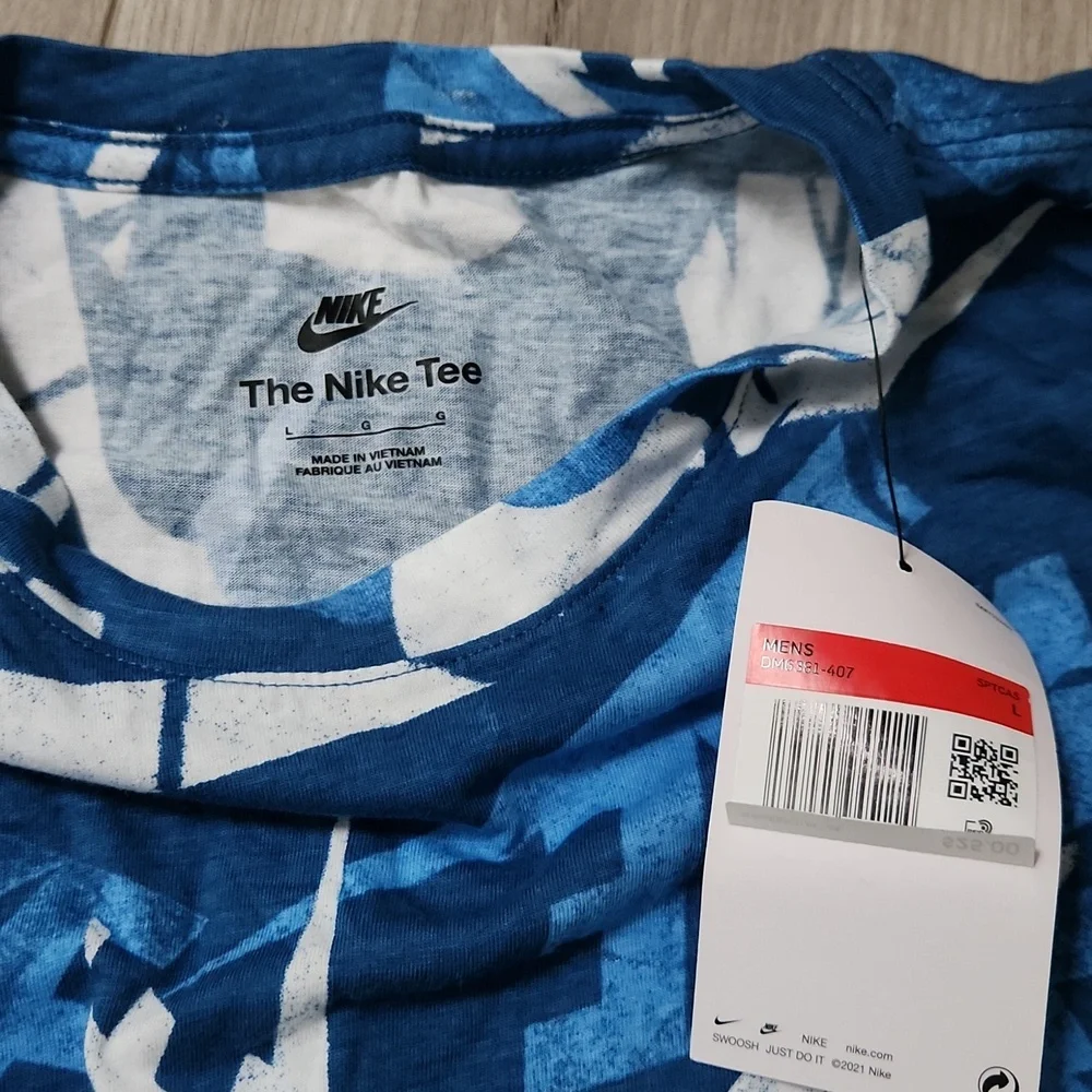 Nike Men's Blue Short Sleeve All Over Print
